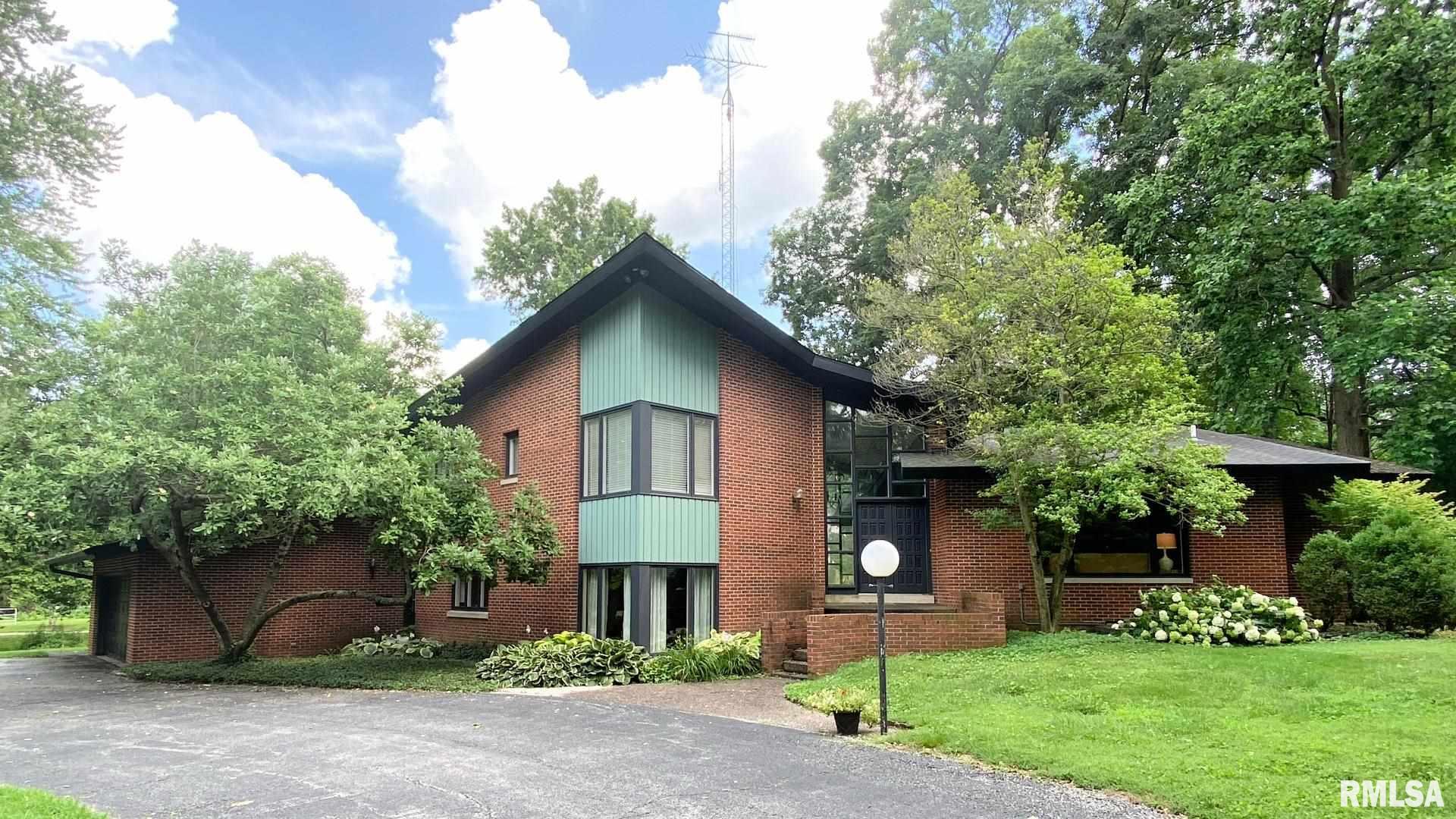 1860 West Laurel Street Springfield, IL 62704 - Photo 2 of 27 Gallery Image 2