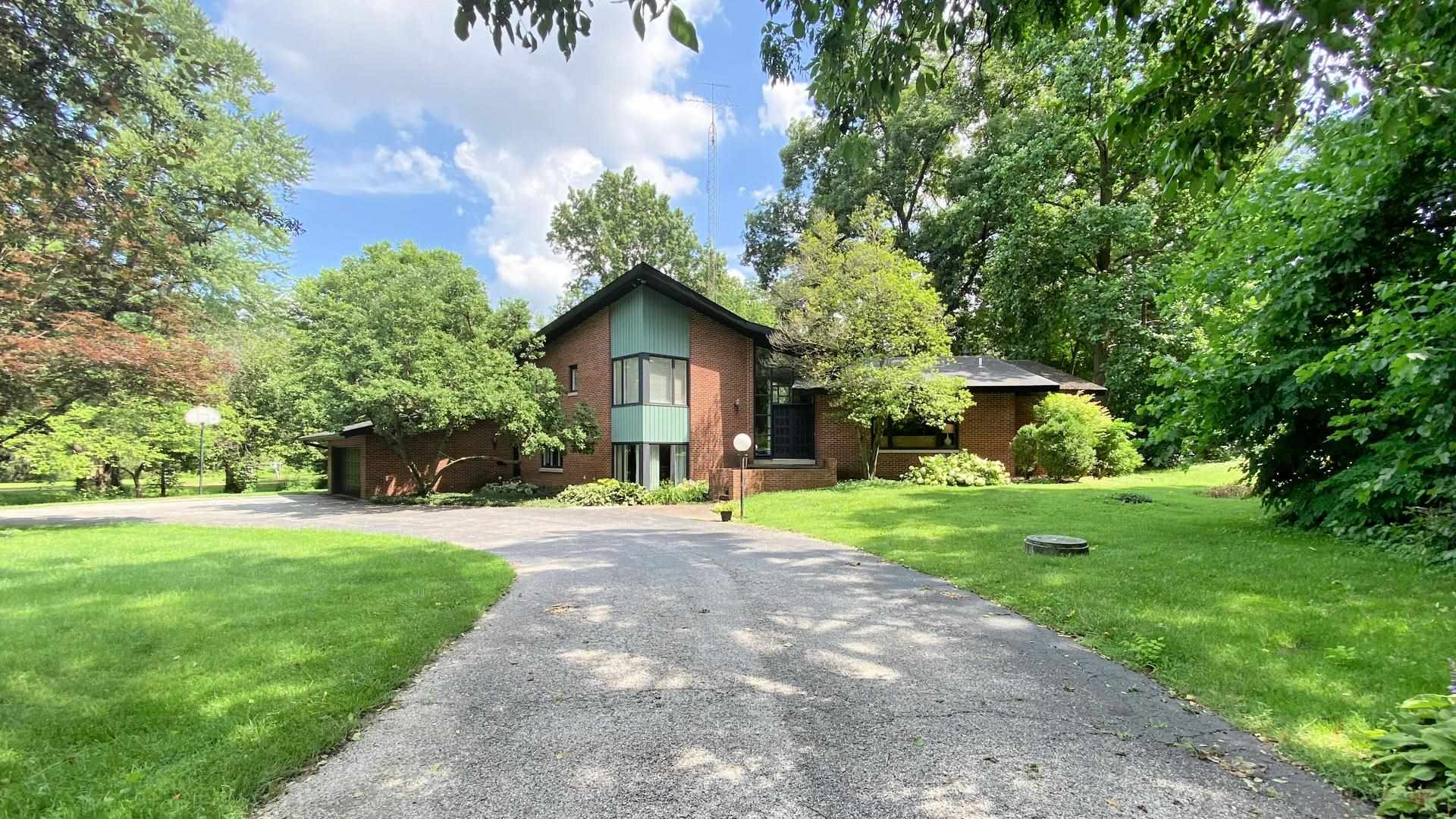 1860 West Laurel Street Springfield, IL 62704 - Photo 3 of 27 Gallery Image 3