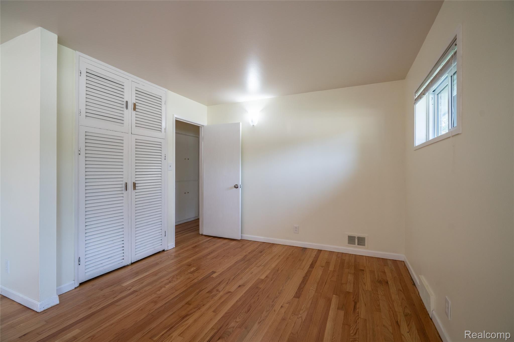 21908 Evergreen Road Southfield, MI 48075 - Photo 12 of 32 Evergreen-9.jpg