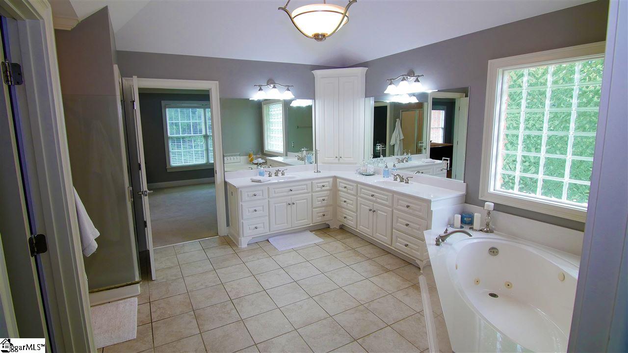 203 Doonbeg Court Simpsonville, SC 29681 - Photo 17 of 27 Gallery Image 17