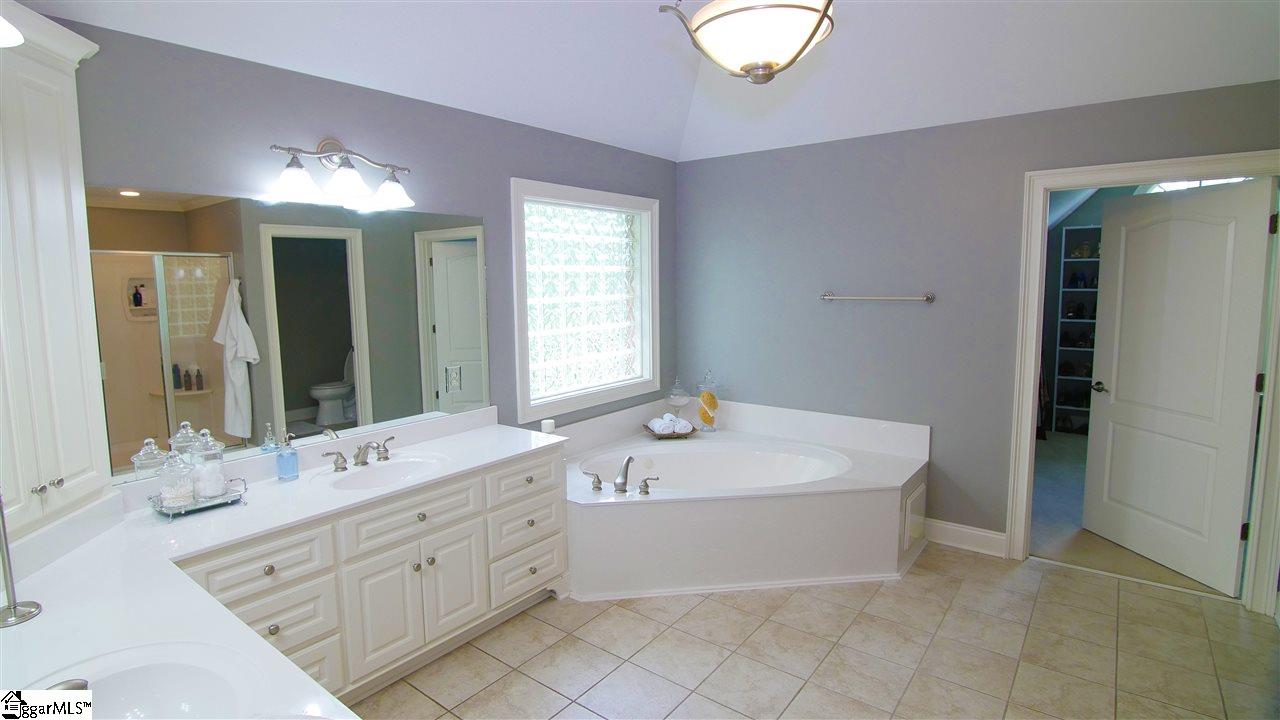 203 Doonbeg Court Simpsonville, SC 29681 - Photo 18 of 27 Gallery Image 18