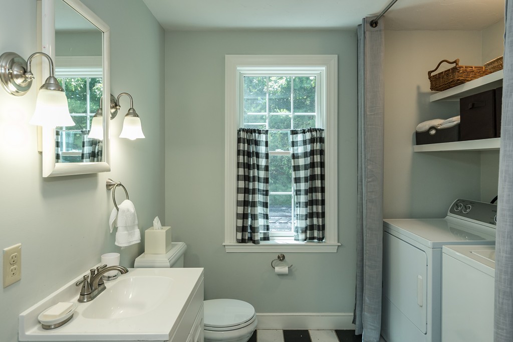 27 Hanlon Road Holliston, MA 01746 - Photo 14 of 30 Gallery Image 14