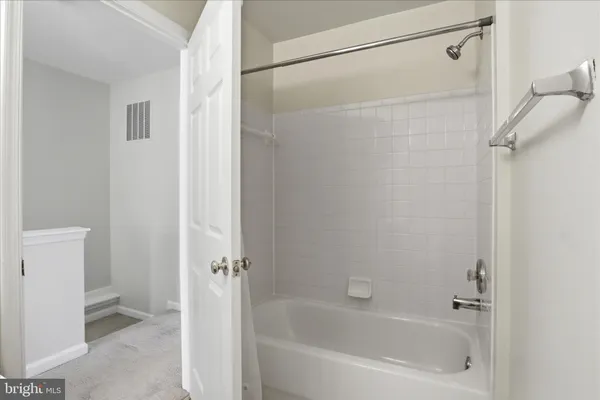 $3,250 | 7719 Markham Grant Lane, Alexandria, VA 22315