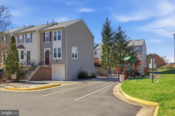 $3,250 | 7719 Markham Grant Lane, Alexandria, VA 22315