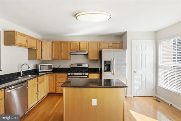 $3,250 | 7719 Markham Grant Lane, Alexandria, VA 22315