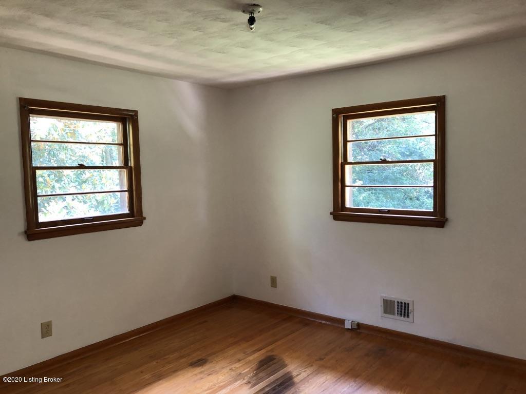 10810 Barricks Road Fairdale, KY 40118 - Photo 13 of 25 UNADJUSTEDNONRAW_thumb_2a07