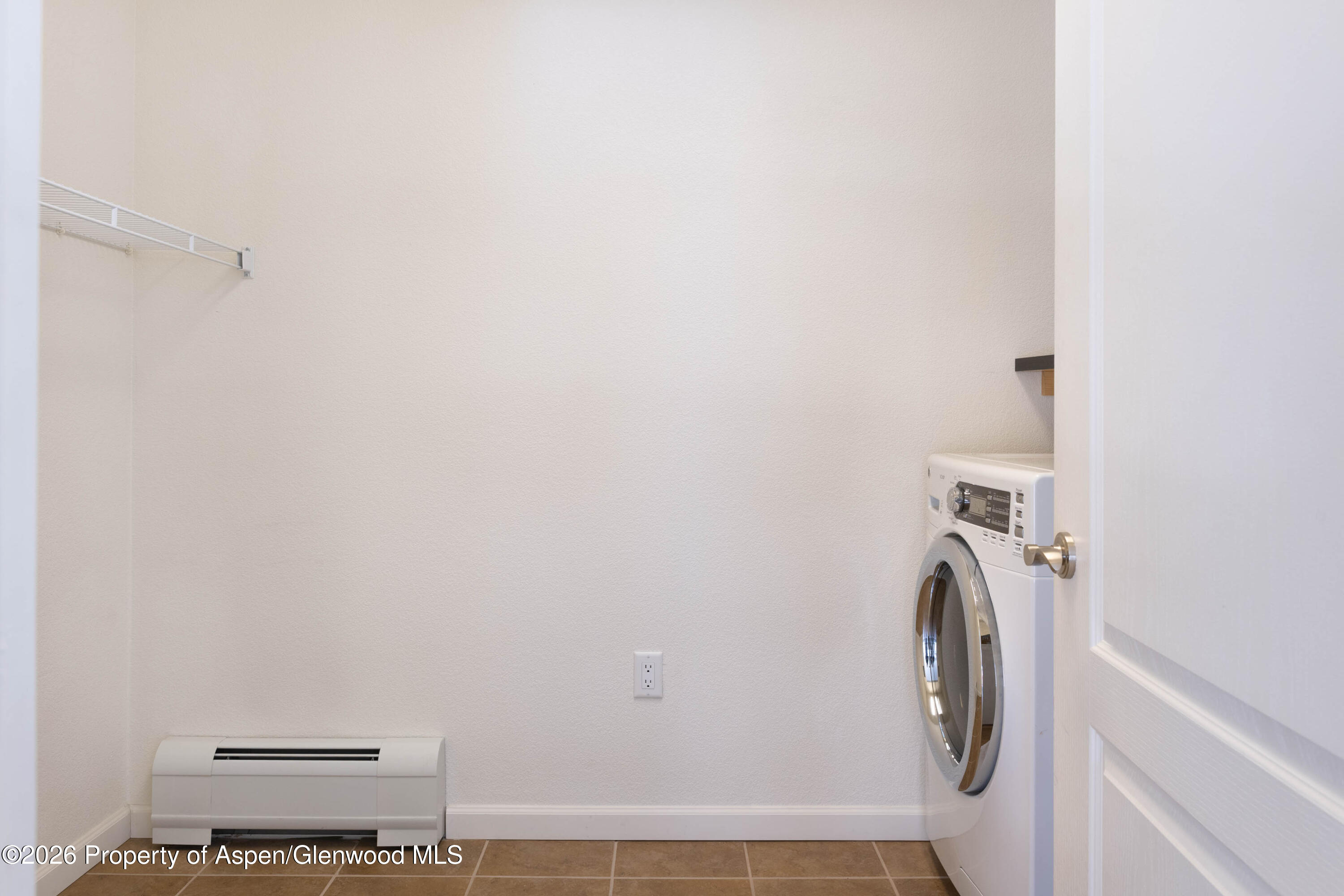 633 River View Drive, Unit 1008 New Castle, CO 81647 - Photo 6 of 15 Laundry