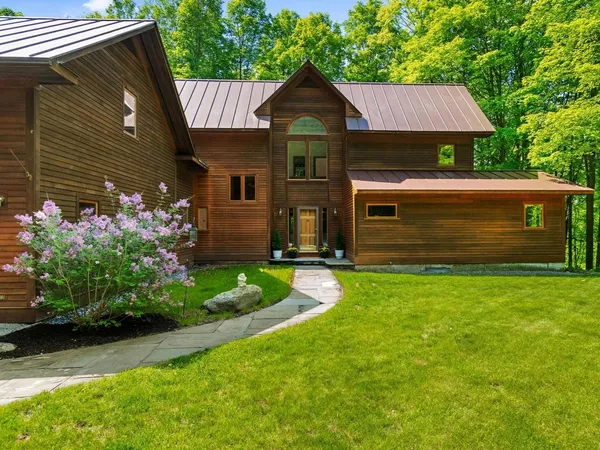 $1,050,000 | 190 Red Tail Lane, Charlotte, VT 05445