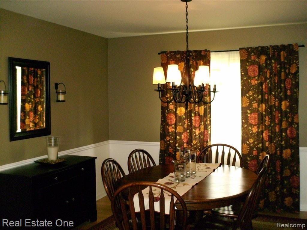 2291 Chippenham Chase Rochester, MI 48306 - Photo 6 of 30 Dining Room