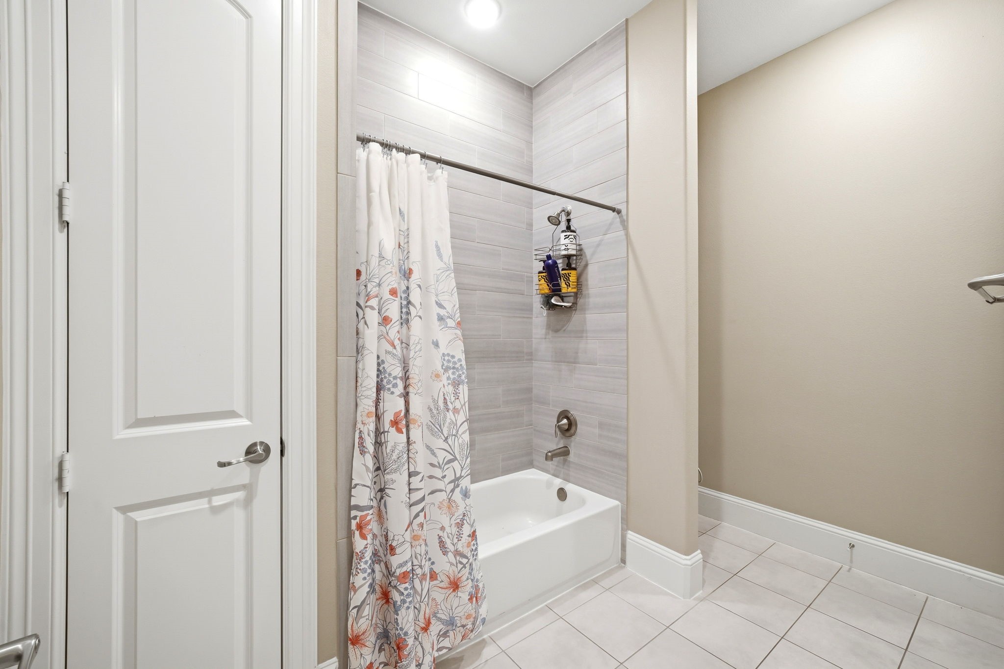 5815 Stratton Woods Drive Spring, TX 77389 - Photo 39 of 45 a bathroom with a bathtub and shower