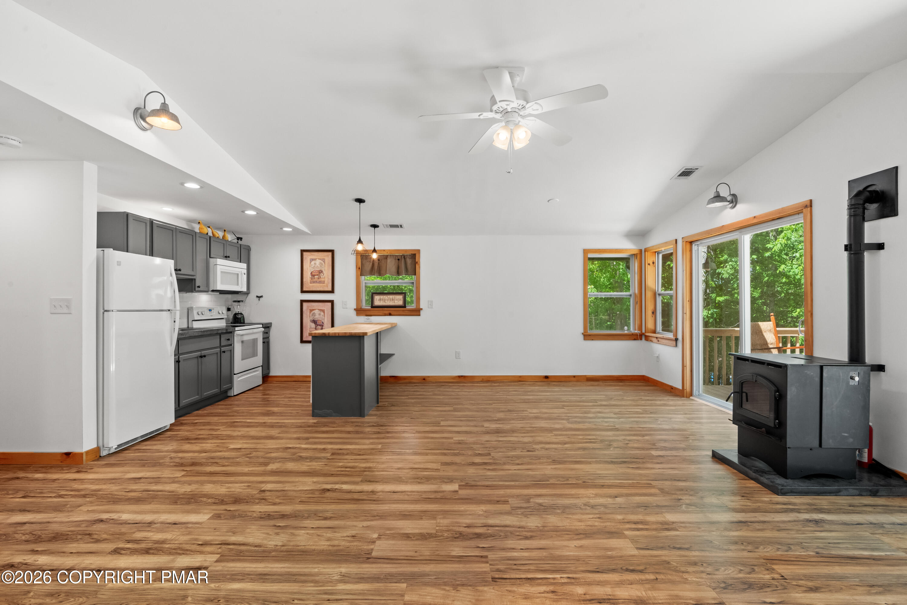 307 Timber Hill Road Henryville, PA 18332 - Photo 10 of 44 8 Great Rm