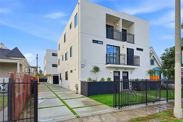 $2,799,000 | 300 East 25th Street, Los Angeles, CA 90011