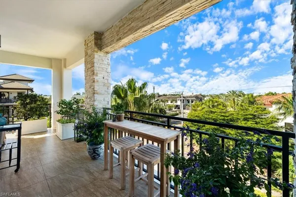 $2,595,000 | 1035 3rd Avenue South, Unit 401, Naples, FL 34102
