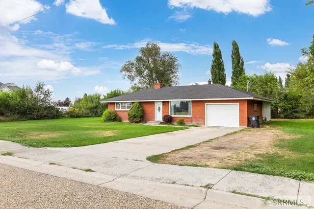 $374,500 | 598 West 1st North, Rigby, ID 83442
