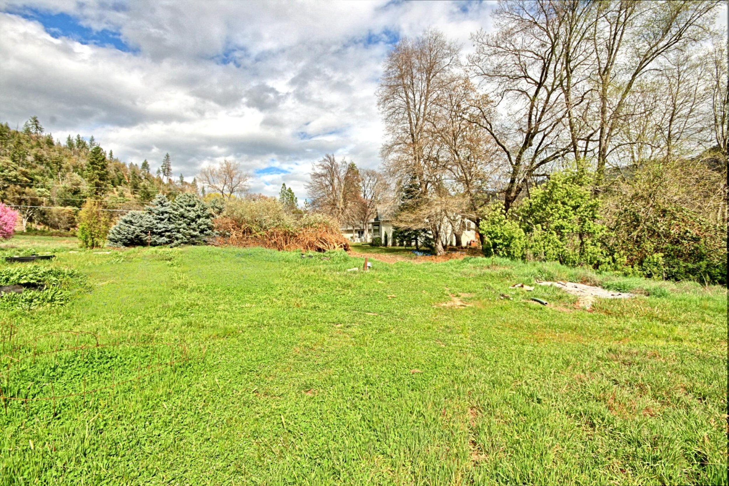 7255 Upper Applegate Road Jacksonville, OR 97530 - Photo 46 of 50 looking toward house from neighboring 3