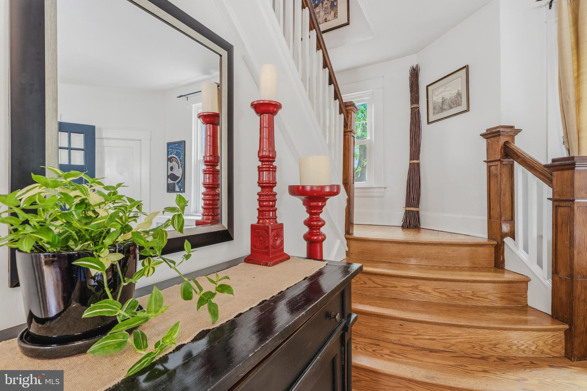 516 Dunkirk Road Baltimore, MD 21212 - Photo 9 of 55 Entrance Hallway/staircase