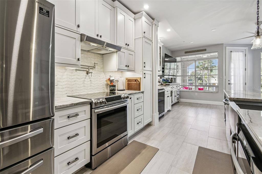 6331 Sunset Bay Circle Apollo Beach, FL 33572 - Photo 15 of 92