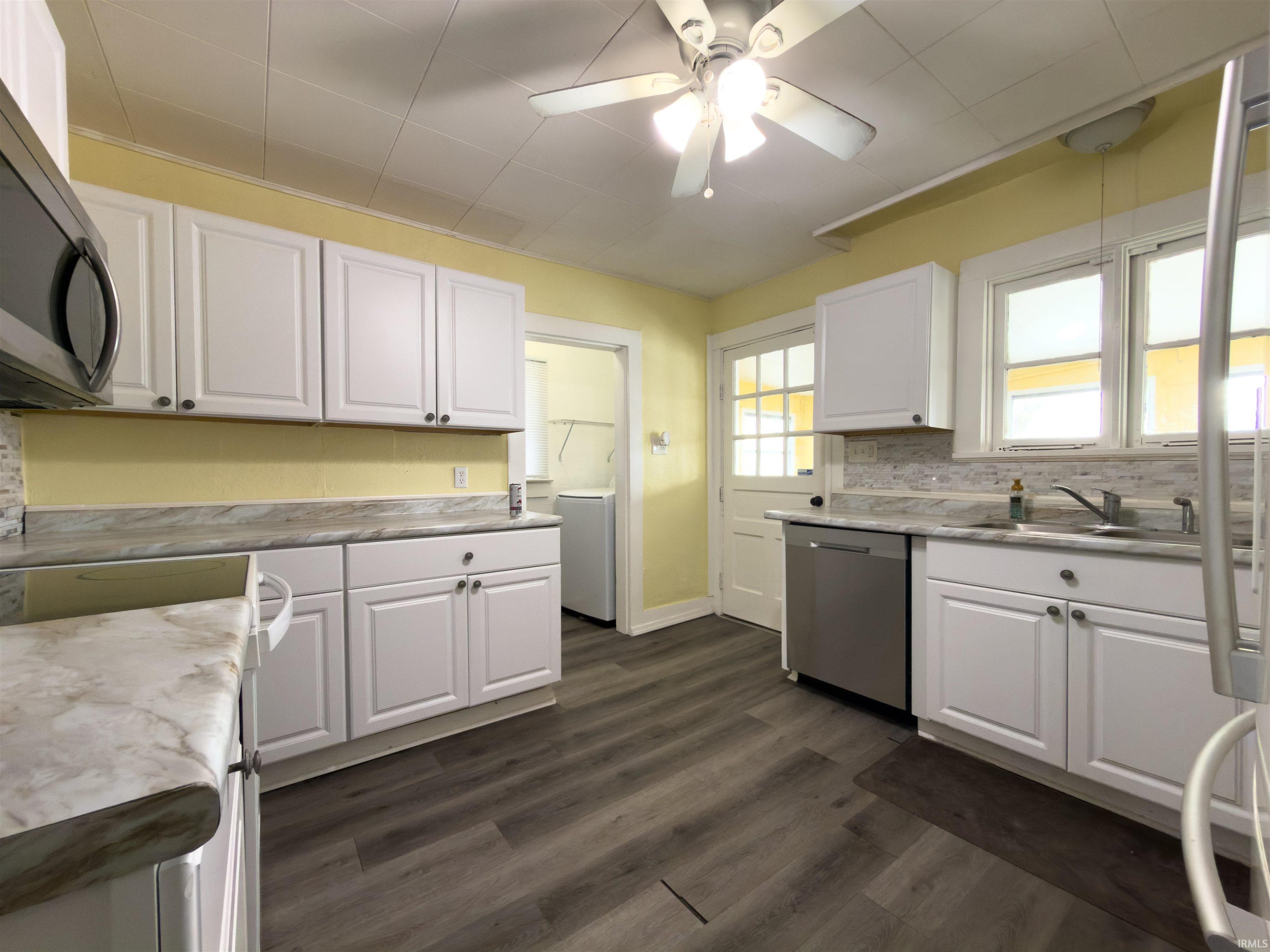 619 Huffman Street Fort Wayne, IN 46808 - Photo 3 of 16