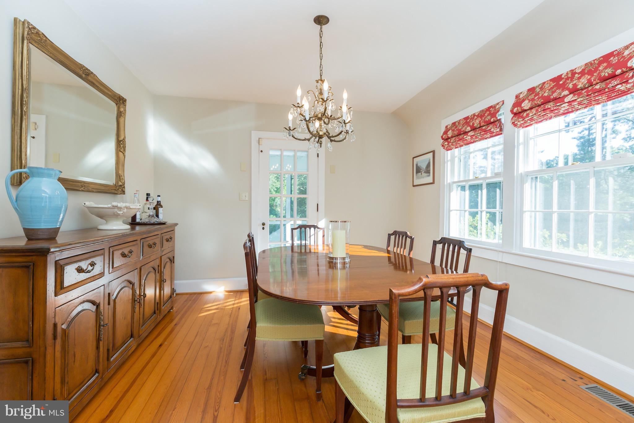 8161 Leehaven Road Easton, MD 21601 - Photo 9 of 26 Dining Room
