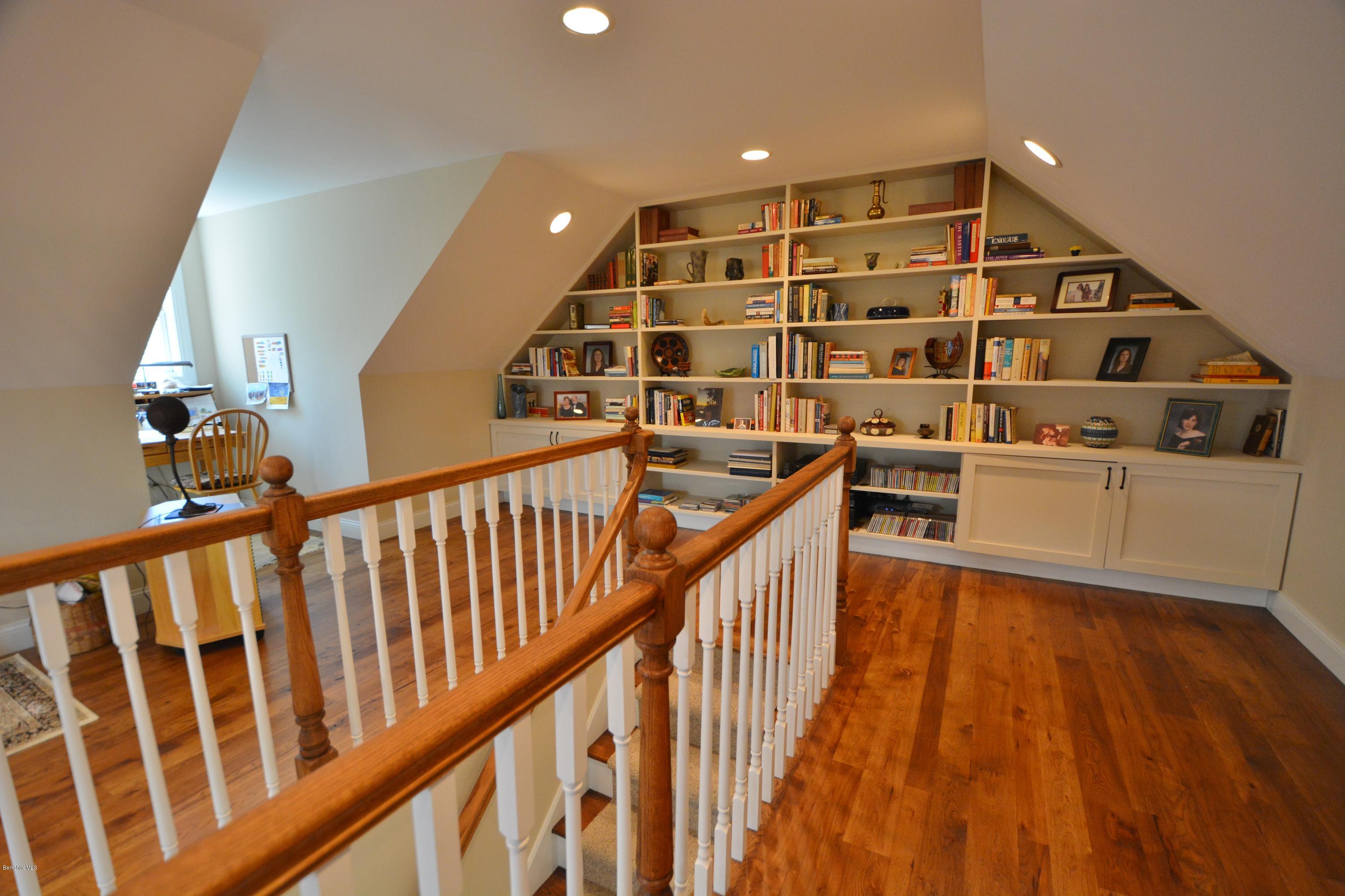 386 Moberg Road Becket, MA 01223 - Photo 23 of 50 Loft