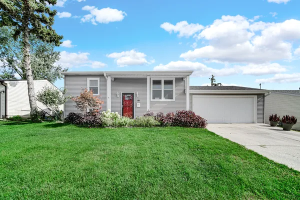 $340,000 | 310 McKool Avenue, Romeoville, IL 60446