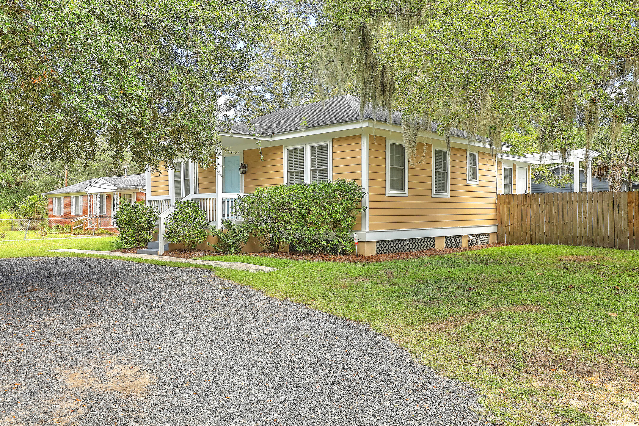 1905 Central Park Road Charleston, SC 29412 - Photo 2 of 25 1R3A6260_1_2