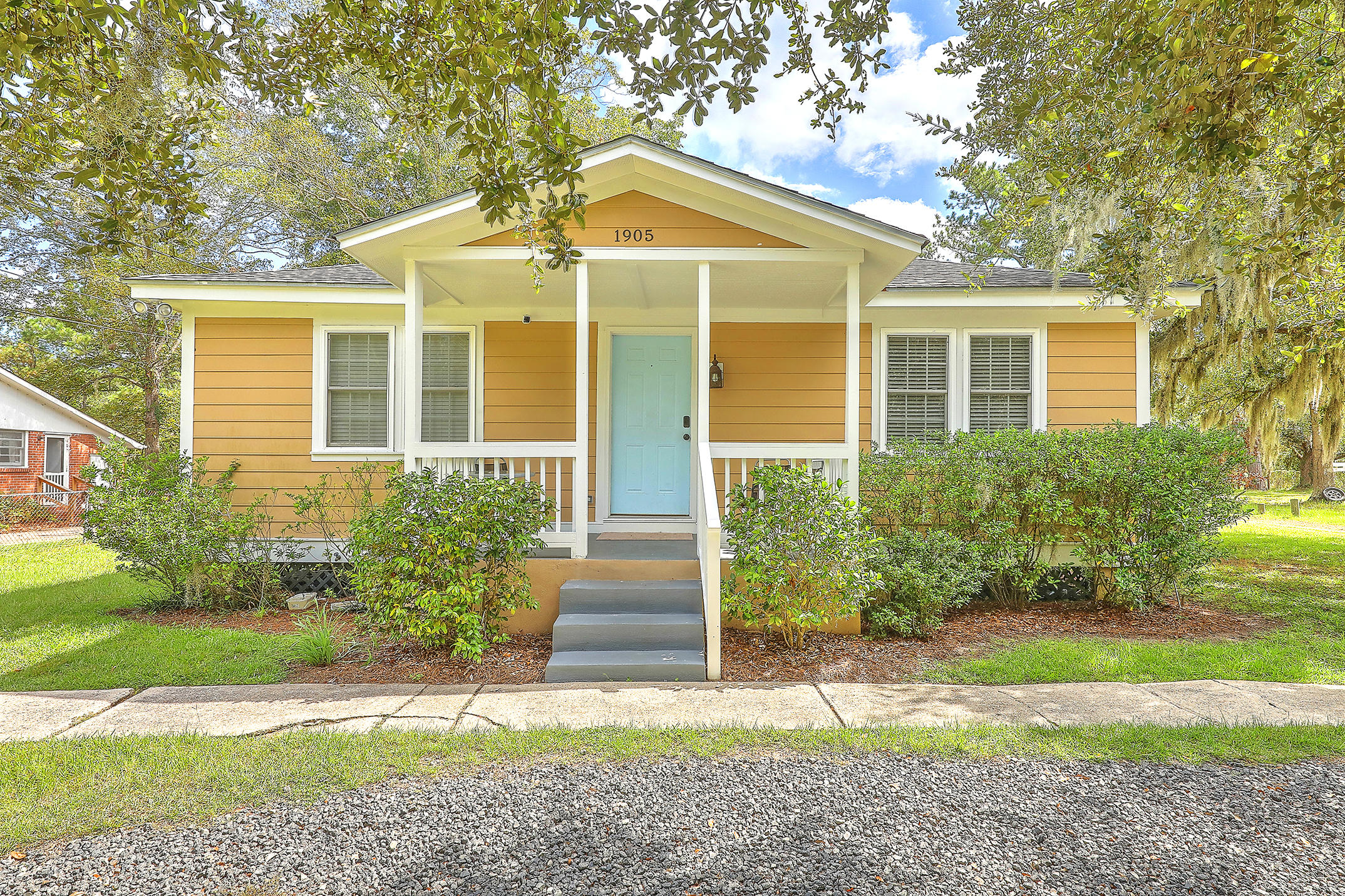 1905 Central Park Road Charleston, SC 29412 - Photo 4 of 25 1R3A6272_3_4
