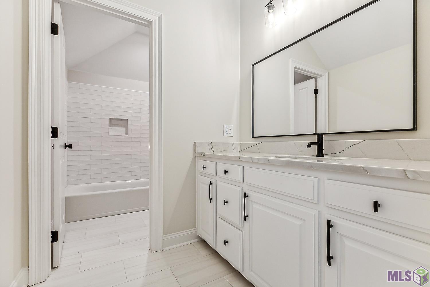 9815 Myrtle Lane Baton Rouge, LA 70810 - Photo 13 of 17