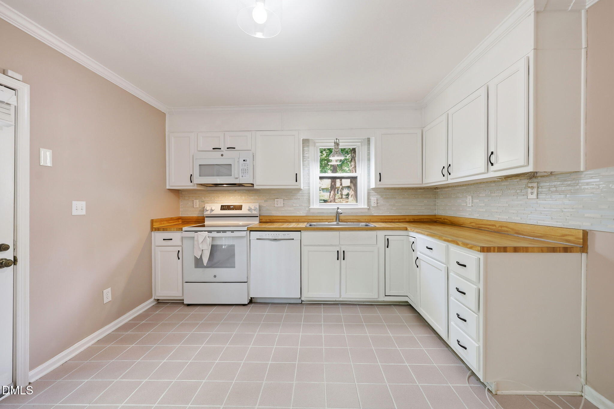 8015 Brown Bark Place Raleigh, NC 27615 - Photo 10 of 26 IMG_1110