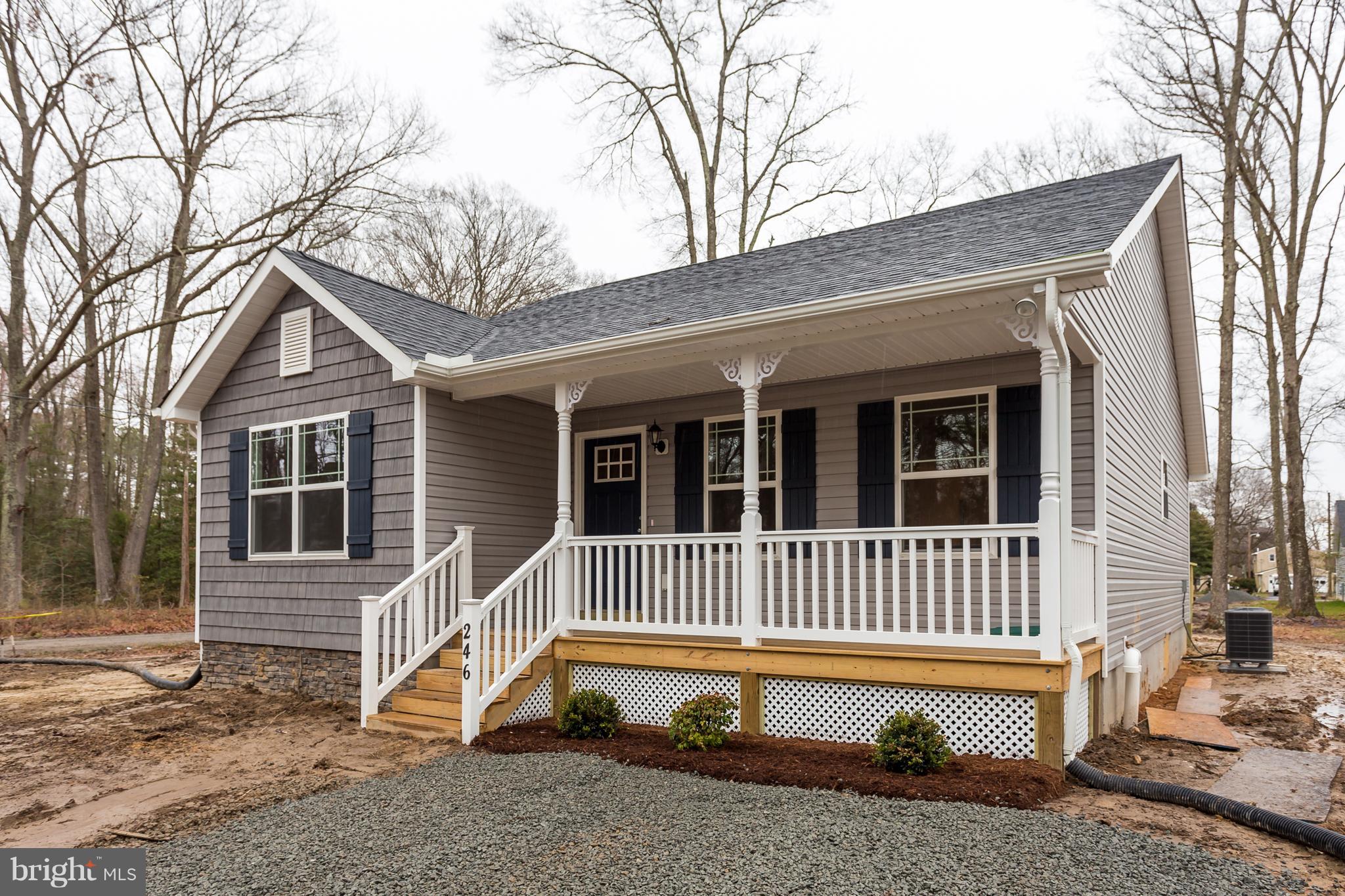 graveled driveway - 2 car