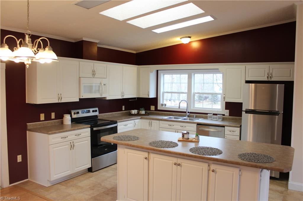 460 West Grove Road Lexington, NC 27295 - Photo 17 of 48 Gallery Image 17