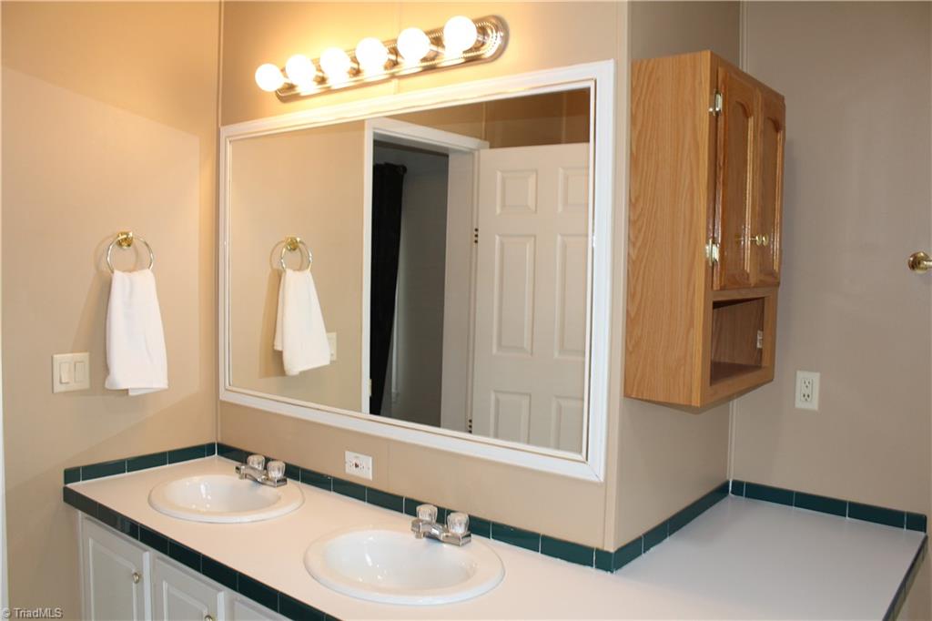 460 West Grove Road Lexington, NC 27295 - Photo 32 of 48 Gallery Image 32