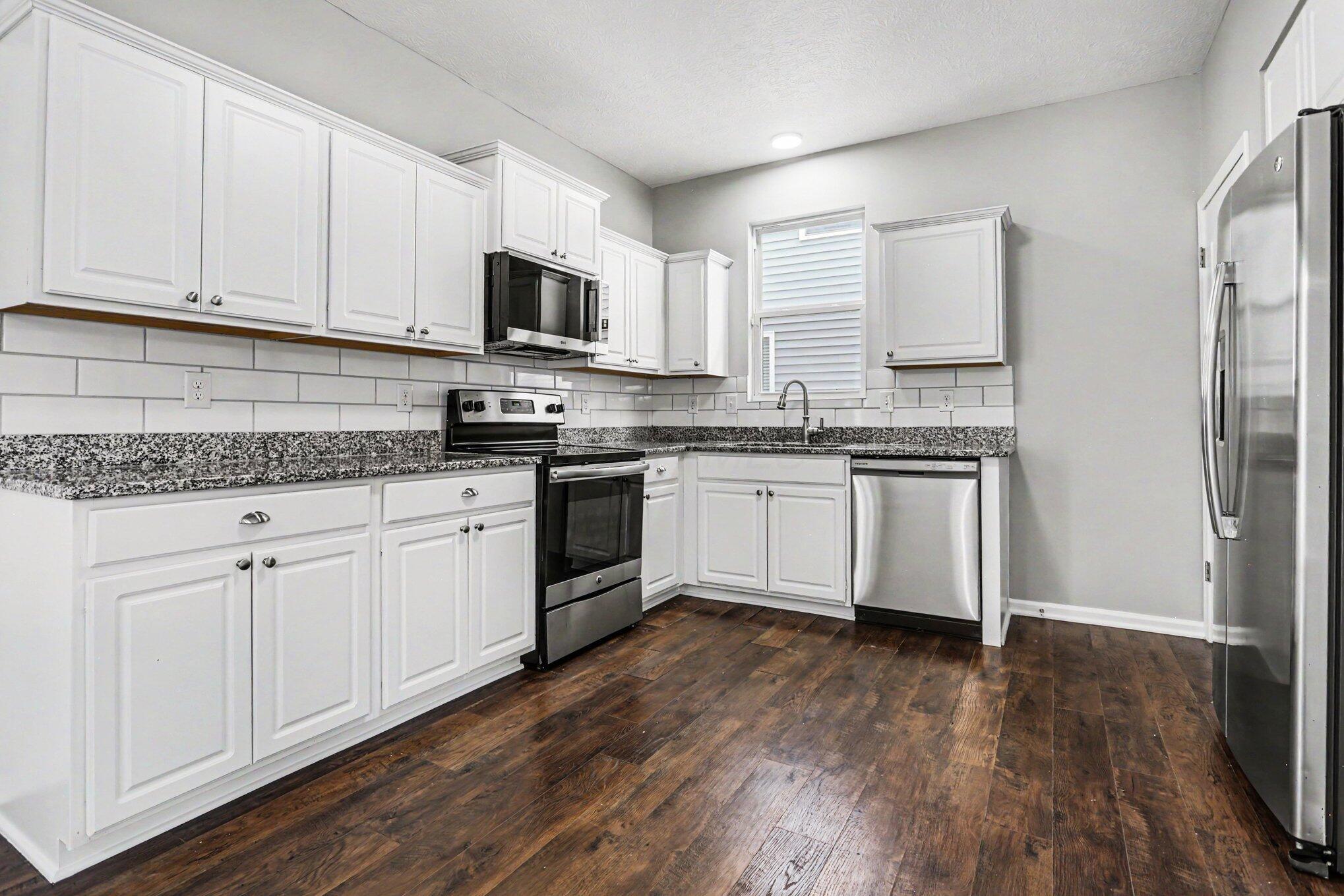 5458 Spring River Avenue Dublin, OH 43016 - Photo 12 of 38 Kitchen