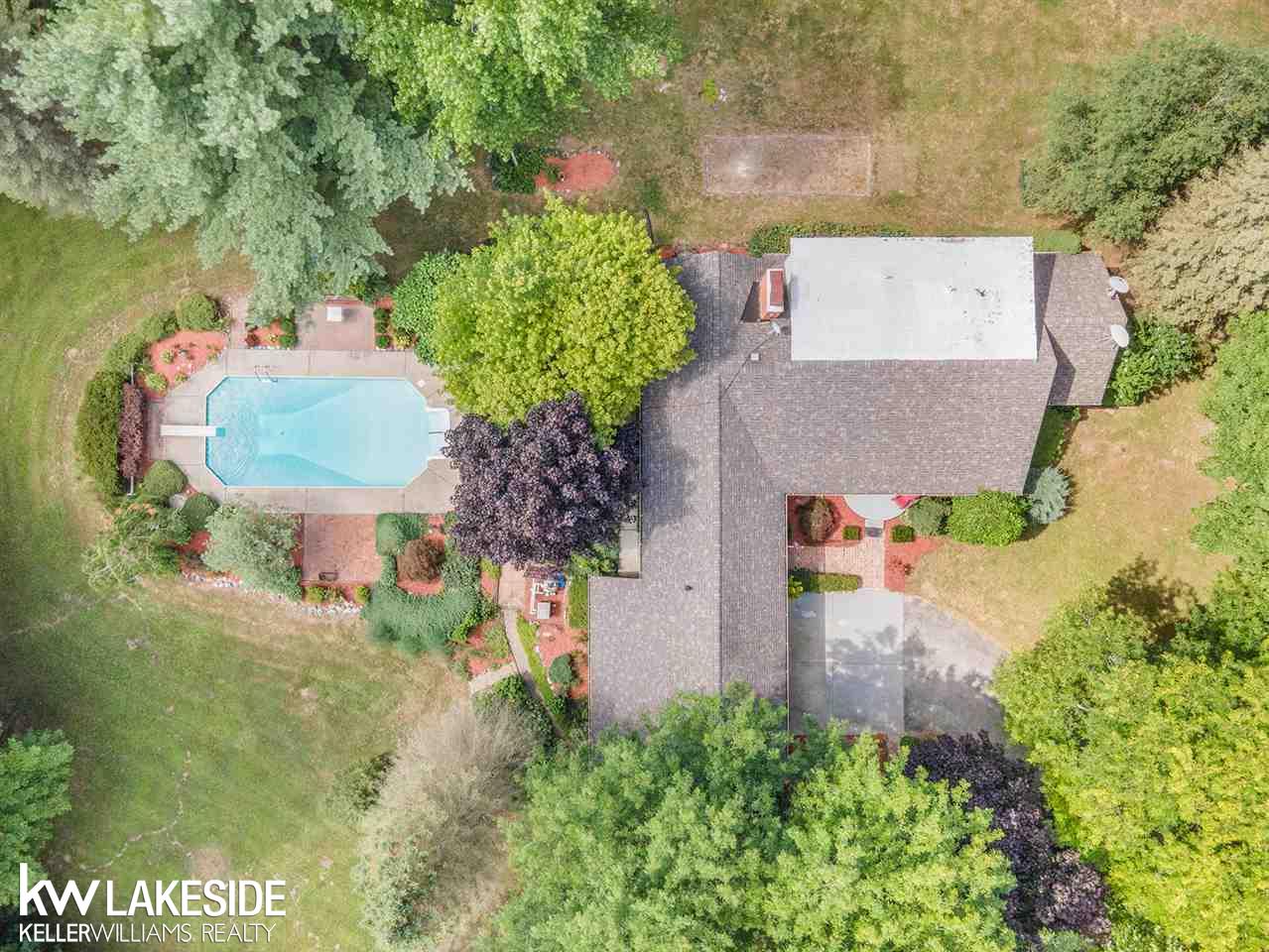 7646 Frith Road Columbus, MI 48063 - Photo 2 of 37