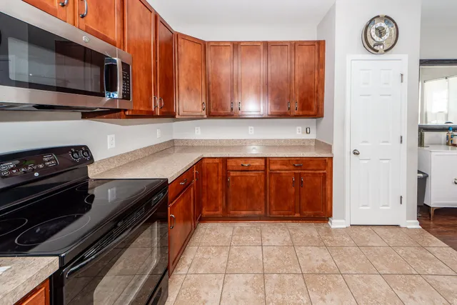 $380,000 | 181 Carolina Wren Avenue, Moncks Corner, SC 29461