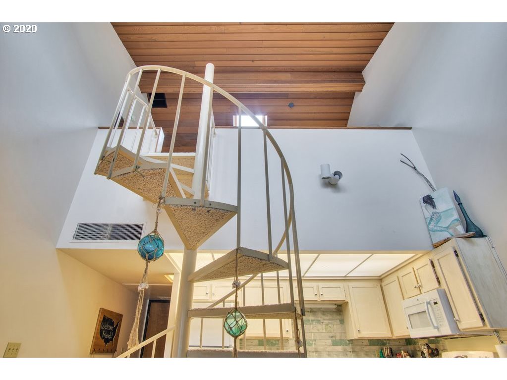 94304 Wedderburn Loop, Unit 448 Gold Beach, OR 97444 - Photo 12 of 27