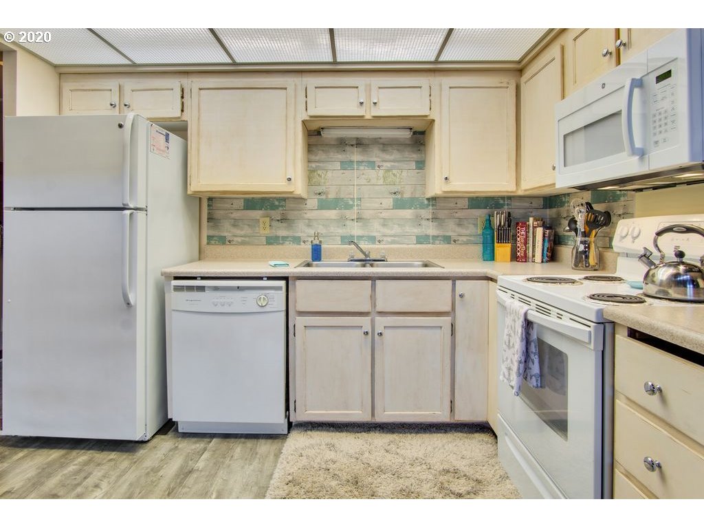 94304 Wedderburn Loop, Unit 448 Gold Beach, OR 97444 - Photo 10 of 27