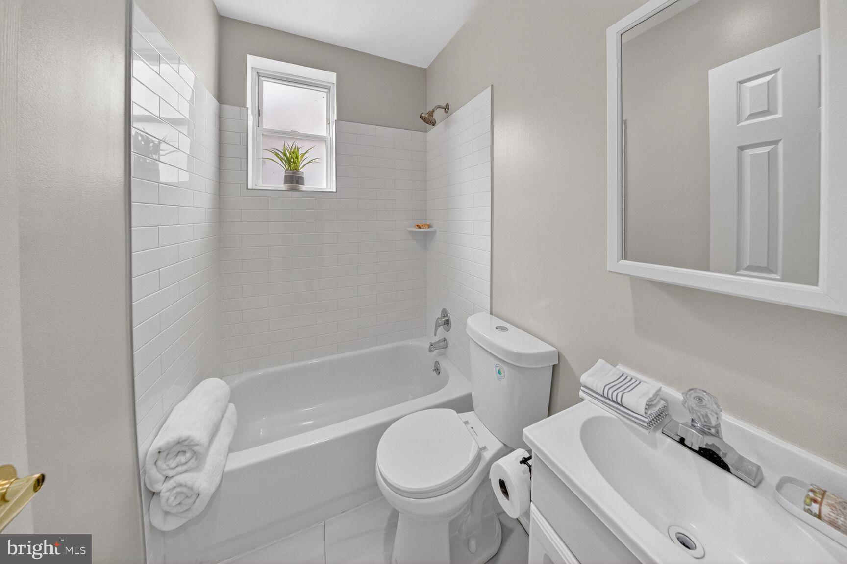 46 Florida Avenue Northwest Washington, DC 20001 - Photo 24 of 40 Hall bathroom