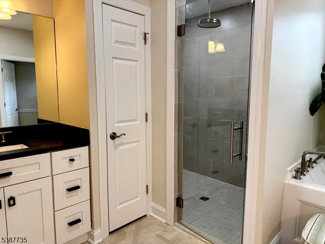 $1,475,000 | 2 Glencree Lane, Lebanon, NJ 08833