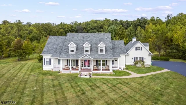 $1,475,000 | 2 Glencree Lane, Lebanon, NJ 08833