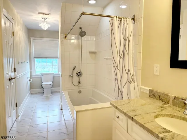 $1,475,000 | 2 Glencree Lane, Lebanon, NJ 08833