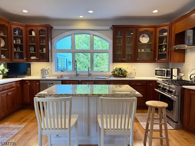 $1,475,000 | 2 Glencree Lane, Lebanon, NJ 08833