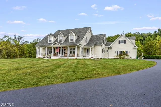 $1,475,000 | 2 Glencree Lane, Lebanon, NJ 08833