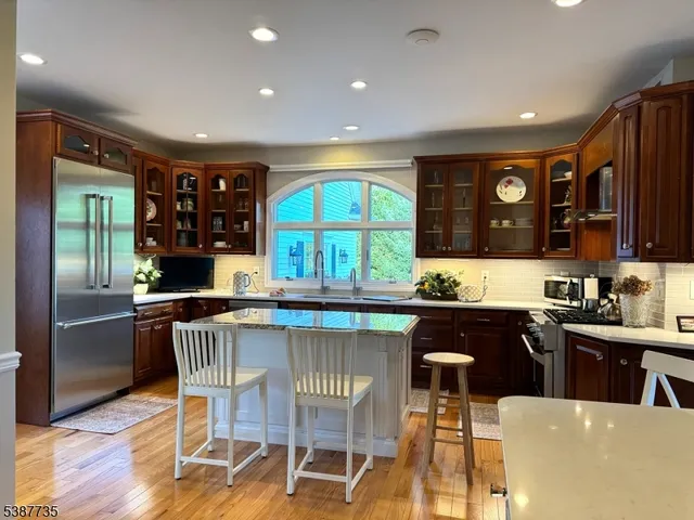 $1,475,000 | 2 Glencree Lane, Lebanon, NJ 08833