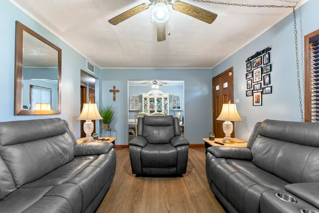 $2,500 | 253 East Grand Avenue, Franklin Park, IL 60164