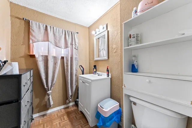 $2,500 | 253 East Grand Avenue, Franklin Park, IL 60164