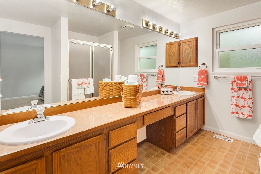 207 237th Place Southwest Bothell, WA 98021 - Photo 11 of 22