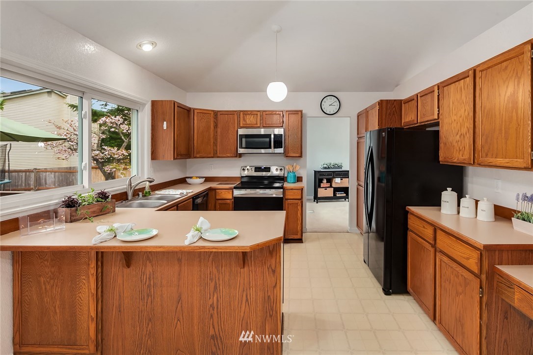 207 237th Place Southwest Bothell, WA 98021 - Photo 5 of 22