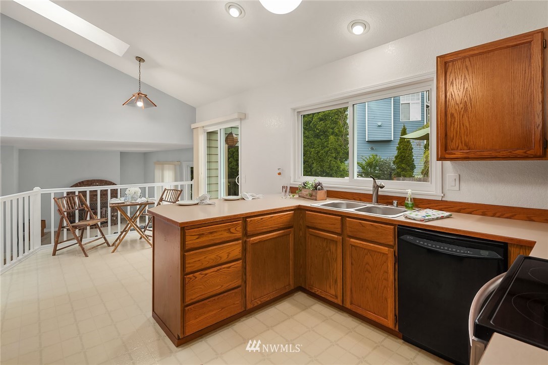 207 237th Place Southwest Bothell, WA 98021 - Photo 6 of 22