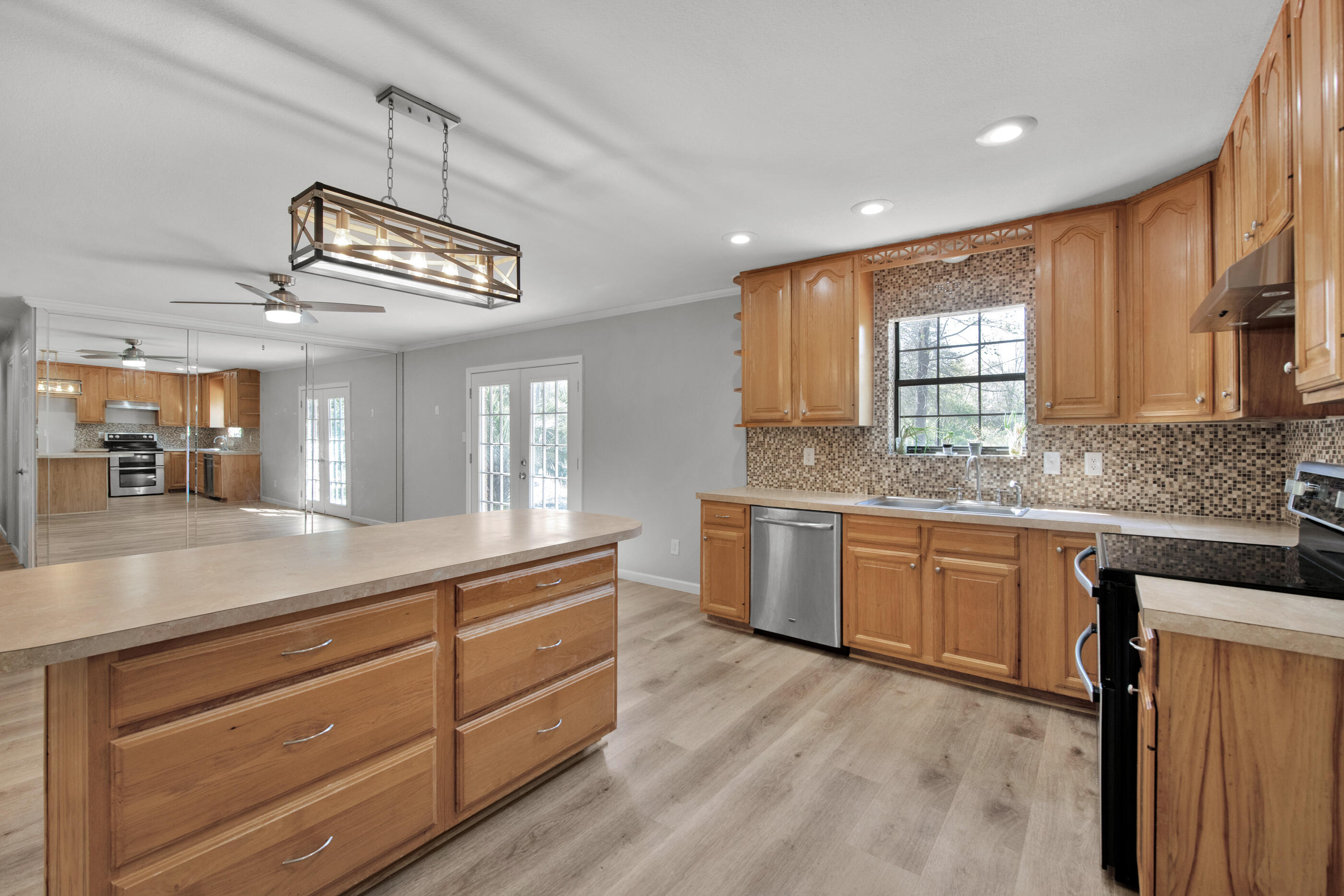 5860 Phillip Road Crestview, FL 32539 - Photo 13 of 38 Kitchen